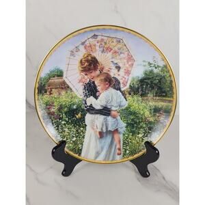 Home is Where The Heart Is Sandra Kuck 9 1/4" Porcelain 1995 Wall Decor Plate